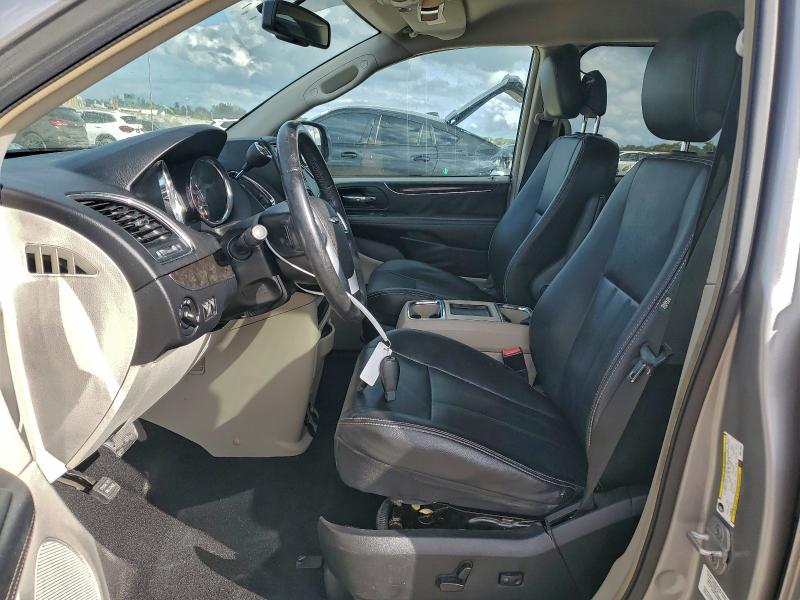 Photo 7 from auction – 2013 CHRYSLER TOWN & COU with VIN 2C4RC1BG2DR631083