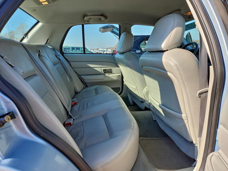 Photo 10 from auction – 2005 FORD CROWN VICT with VIN 2FAFP74W35X159137