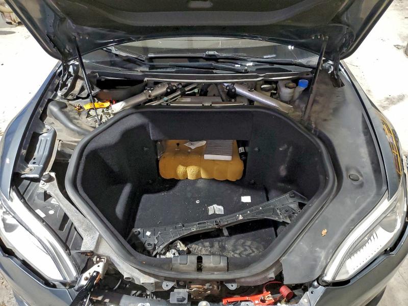 Photo 11 from auction – 2012 TESLA MODEL S with VIN 5YJSA1CN0CFP03106