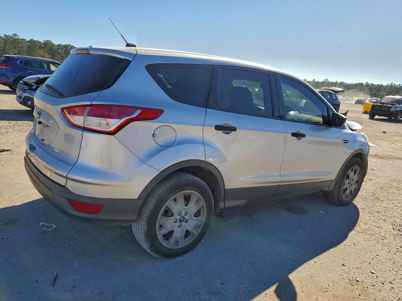Photo 3 from auction – 2013 FORD ESCAPE S with VIN 1FMCU0F70DUC99120