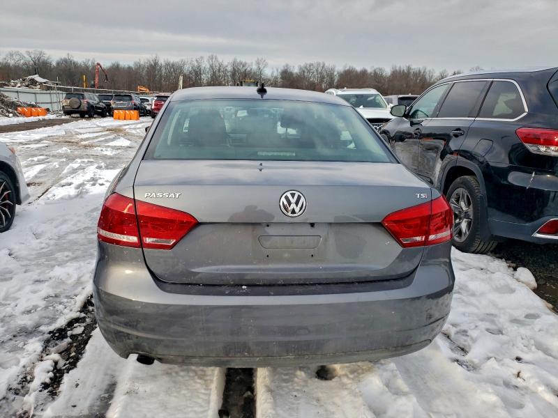 Photo 6 from auction – 2014 VOLKSWAGEN PASSAT S with VIN 1VWAT7A30EC025013