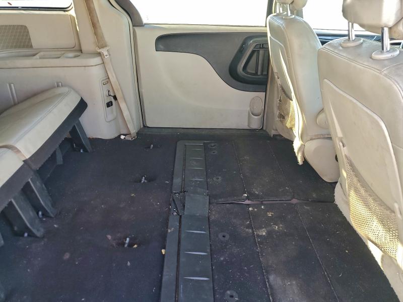 Photo 11 from auction – 2013 CHRYSLER TOWN & COU with VIN 2C4RC1BG5DR604685