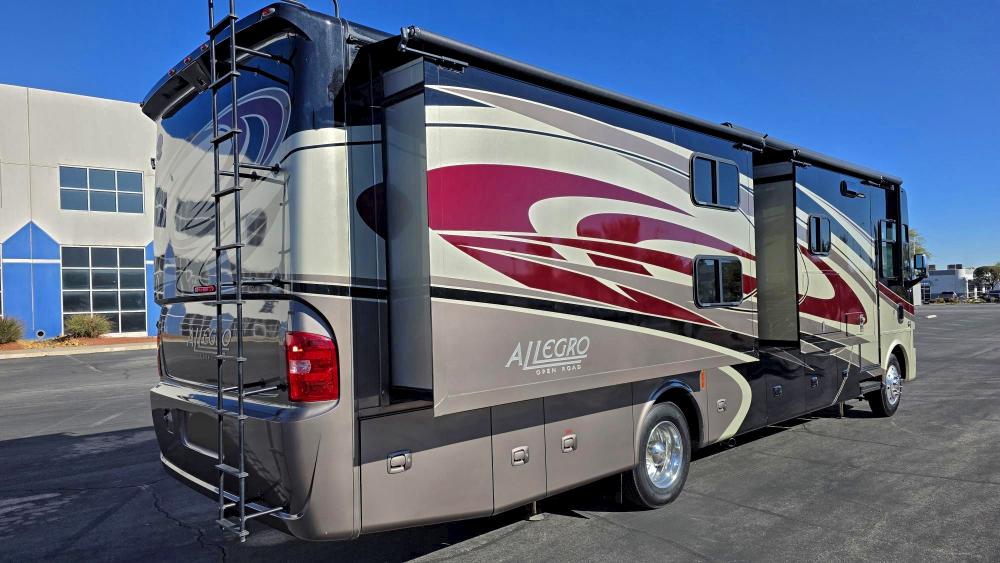 Photo 4 from auction – 2014 FORD F53 with VIN 1F66F5DY2E0A16832
