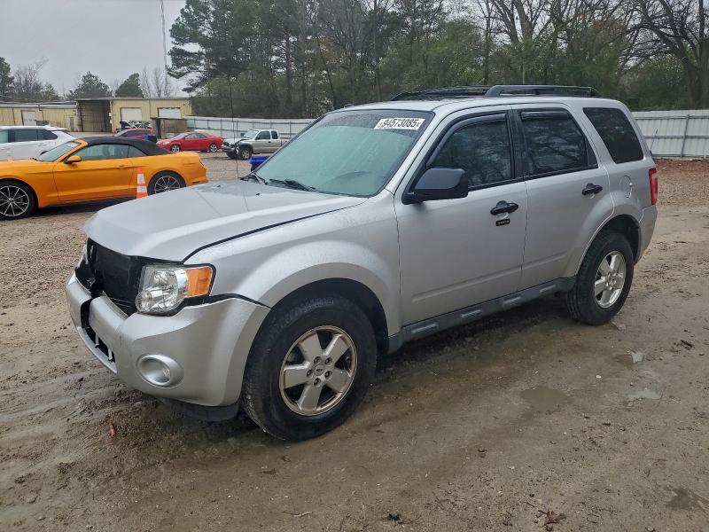 FORD ESCAPE XLT 2011 with VIN 1FMCU0DG3BKC39960 - Photo from auction