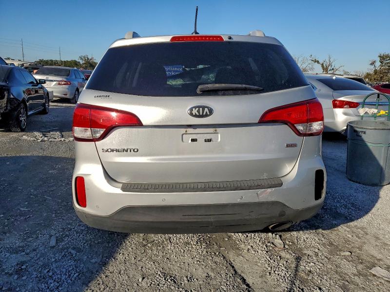 Photo 6 from auction – 2015 KIA SORENTO with VIN 5XYKT4A68FG552049