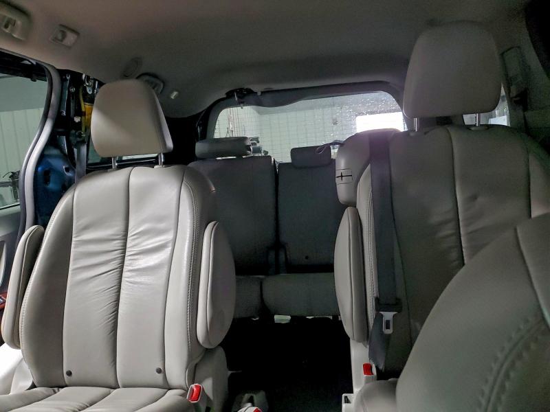 Photo 10 from auction – 2011 TOYOTA SIENNA XLE with VIN 5TDYK3DC1BS145745