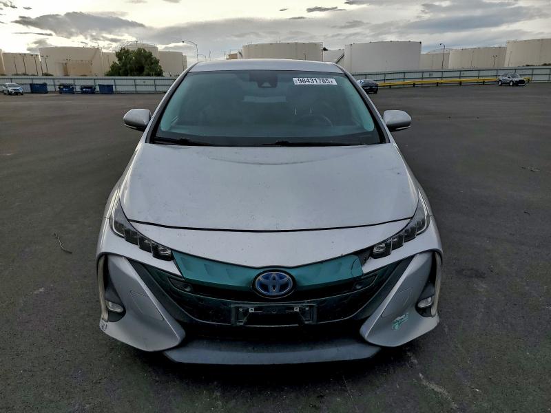 Photo 5 from auction – 2017 TOYOTA PRIUS PRIM with VIN JTDKARFPXH3002475