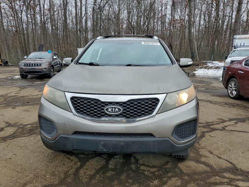 Photo 5 from auction – 2011 KIA SORENTO BA with VIN 5XYKTDA20BG100765