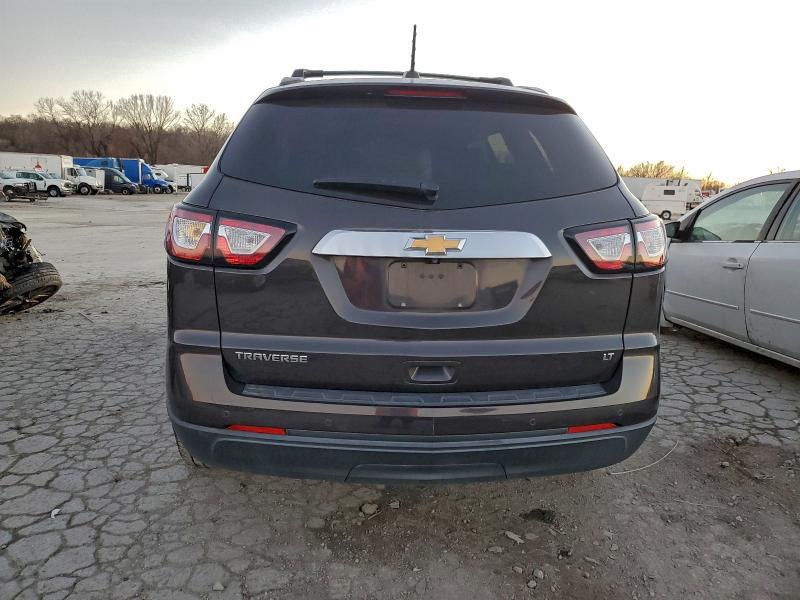 Photo 6 from auction – 2017 CHEVROLET TRAVERSE L with VIN 1GNKRHKD3HJ227404