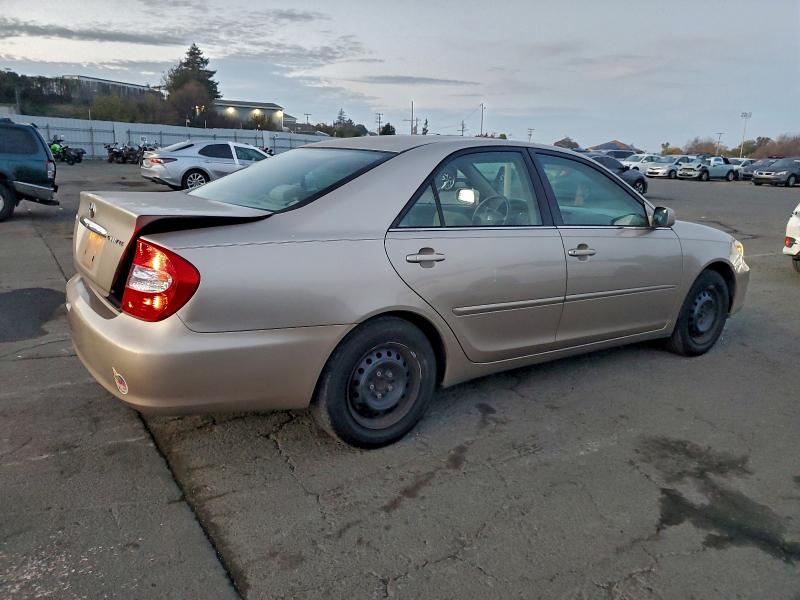 Photo 3 from auction – 2002 TOYOTA CAMRY LE with VIN 4T1BE32KX2U613518