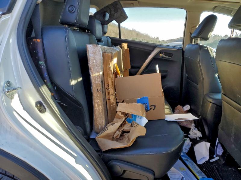 Photo 11 from auction – 2014 TOYOTA RAV4 LIMIT with VIN 2T3DFREV0EW164750