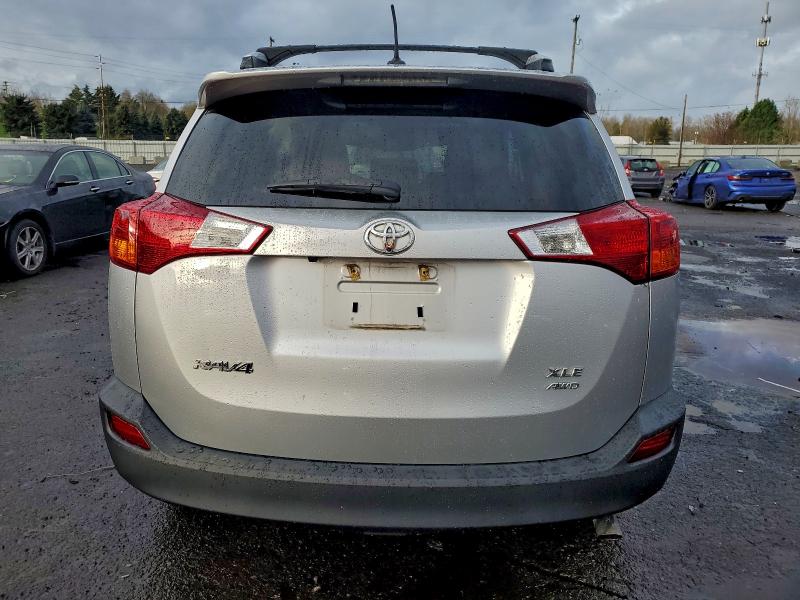 Photo 6 from auction – 2015 TOYOTA RAV4 XLE with VIN 2T3RFREV7FW399542