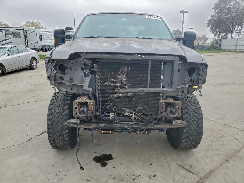 Photo 5 from auction – 2003 FORD F350 SRW S with VIN 1FTSW31P33EB54018