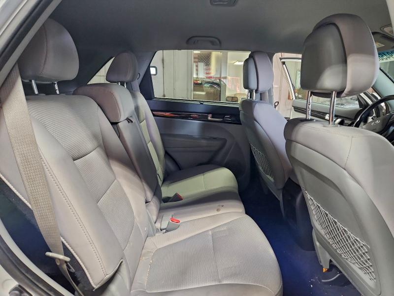 Photo 11 from auction – 2014 KIA SORENTO LX with VIN 5XYKTCA66EG506664