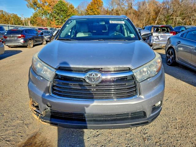 Photo 5 from auction – 2016 TOYOTA HIGHLANDER with VIN 5TDKKRFH9GS130421