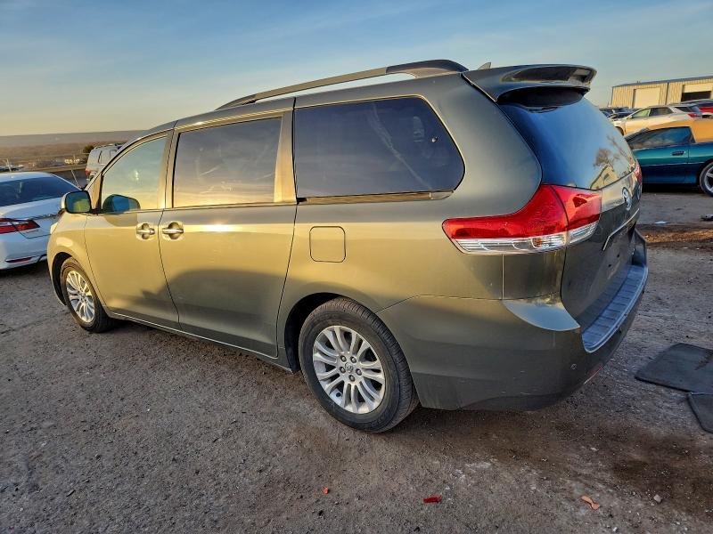 Photo 2 from auction – 2014 TOYOTA SIENNA XLE with VIN 5TDYK3DC1ES435262