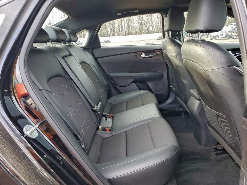 Photo 10 from auction – 2021 KIA FORTE with VIN 3KPF34AD6ME405383