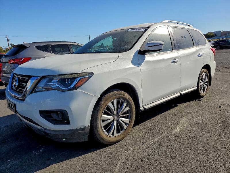 NISSAN PATHFINDER 2017 with VIN 5N1DR2MNXHC682397 - Photo from auction