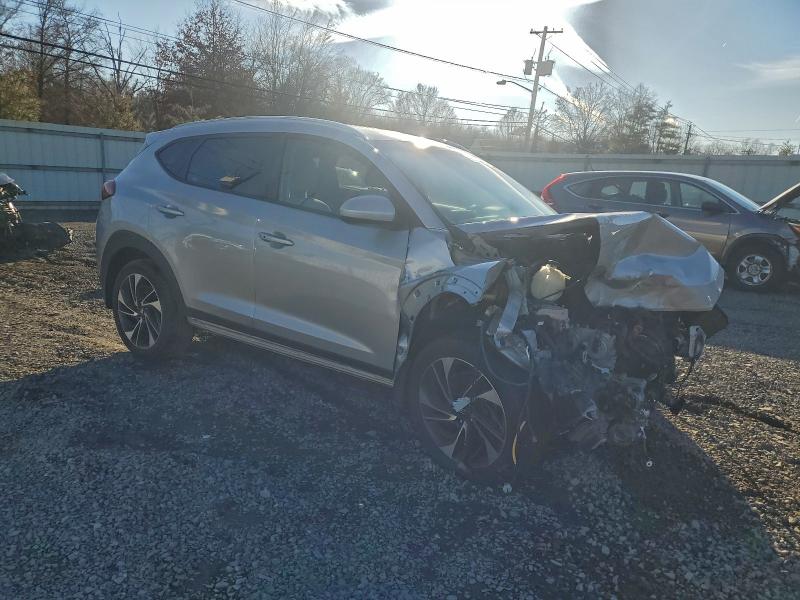 Photo 4 from auction – 2020 HYUNDAI TUCSON LIM with VIN KM8J3CAL7LU090827