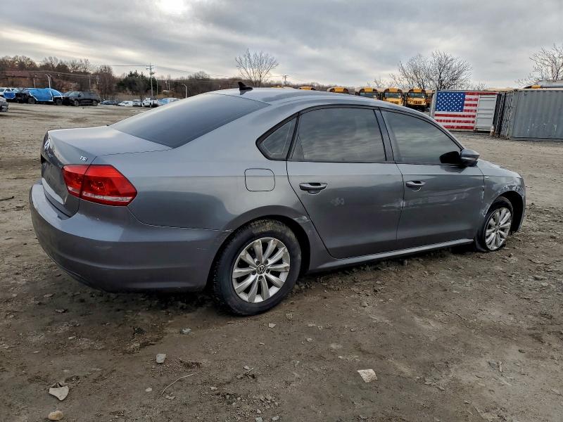 Photo 3 from auction – 2014 VOLKSWAGEN PASSAT S with VIN 1VWAS7A35EC067907