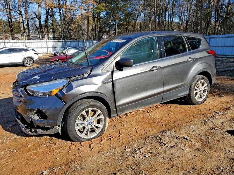 FORD ESCAPE SE 2019 with VIN 1FMCU9GD2KUB38273 - Photo from auction