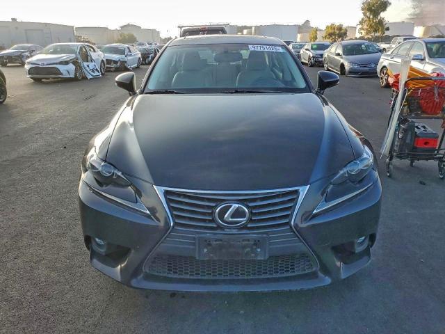 Photo 5 from auction – 2016 LEXUS IS 200T with VIN JTHBA1D27G5033094