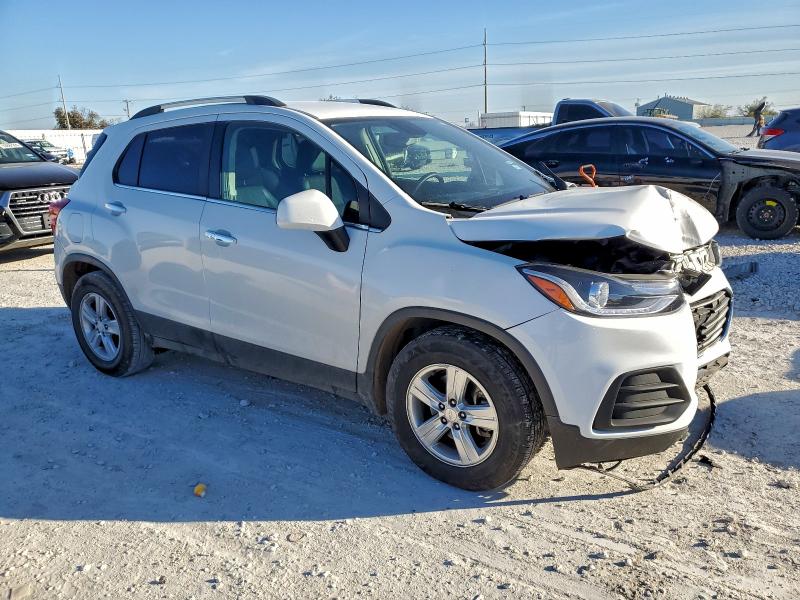 Photo 4 from auction – 2017 CHEVROLET TRAX 1LT with VIN 3GNCJLSB1HL286148