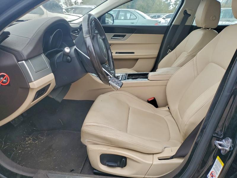 Photo 7 from auction – 2016 JAGUAR XF PREMIUM with VIN SAJBJ4BVXGCY16570