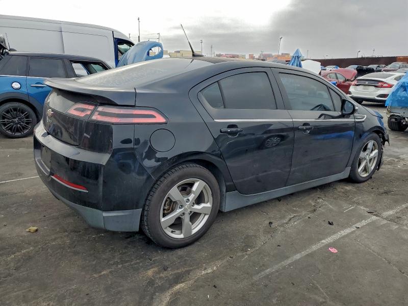 Photo 3 from auction – 2013 CHEVROLET VOLT with VIN 1G1RA6E42DU103950