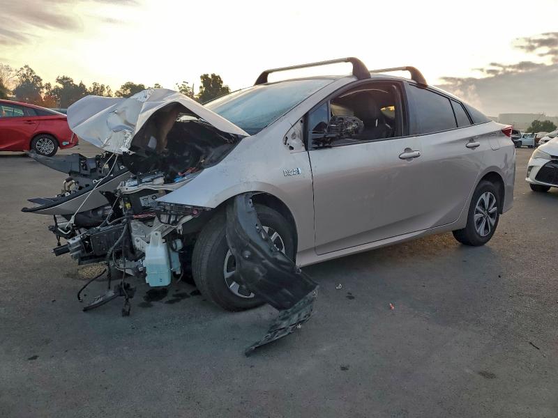 TOYOTA PRIUS PRIM 2017 with VIN JTDKARFPXH3062787 - Photo from auction