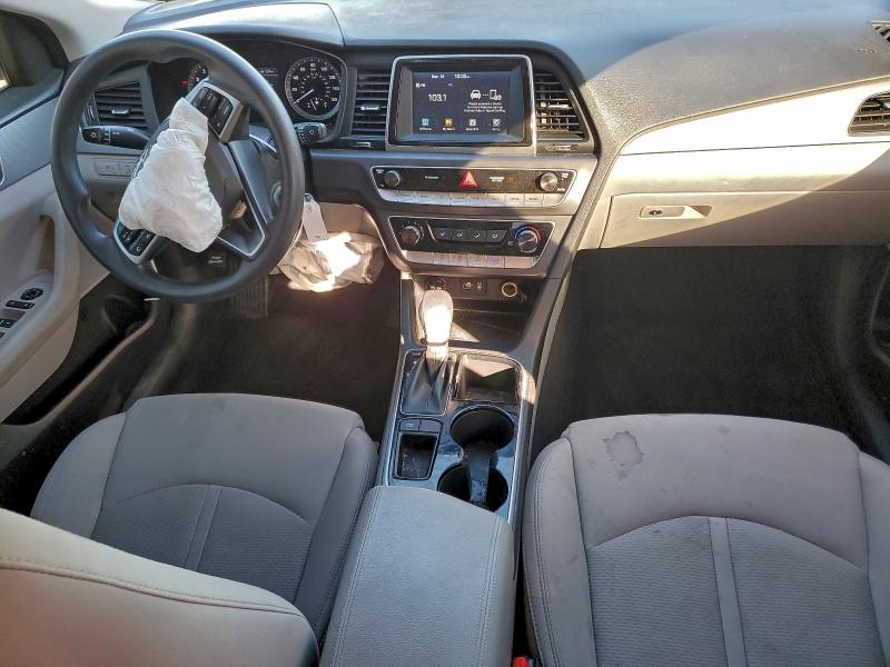 Photo 8 from auction – 2019 HYUNDAI SONATA SE with VIN 5NPE24AF1KH808681