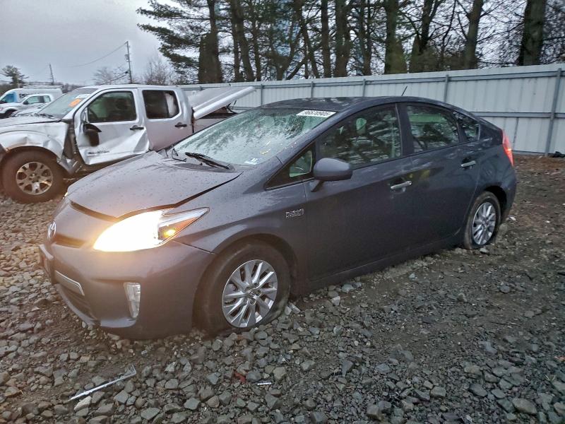 TOYOTA PRIUS PLUG 2015 with VIN JTDKN3DP5F3067199 - Photo from auction