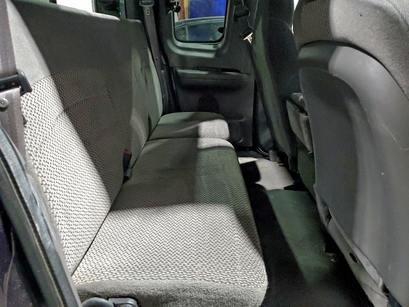 Photo 10 from auction – 2000 FORD F150 with VIN 1FTRX18L6YNB87279