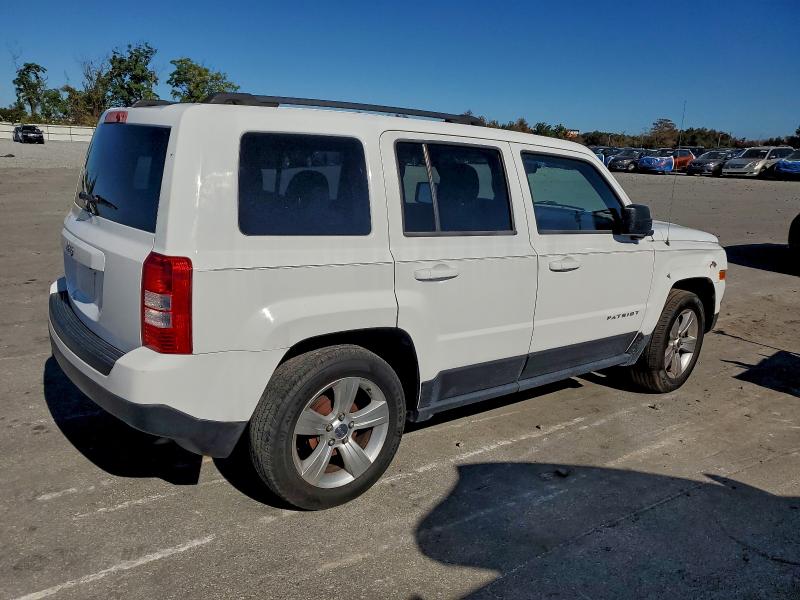 Photo 3 from auction – 2015 JEEP PATRIOT LA with VIN 1C4NJPFB4FD152773