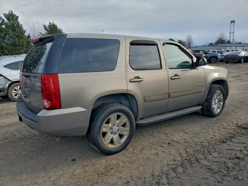 Photo 3 from auction – 2007 GMC YUKON with VIN 1GKFK130X7J123643