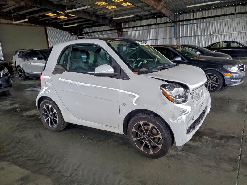 Photo 4 from auction – 2016 SMART FORTWO with VIN WMEFJ5DAXGK069916