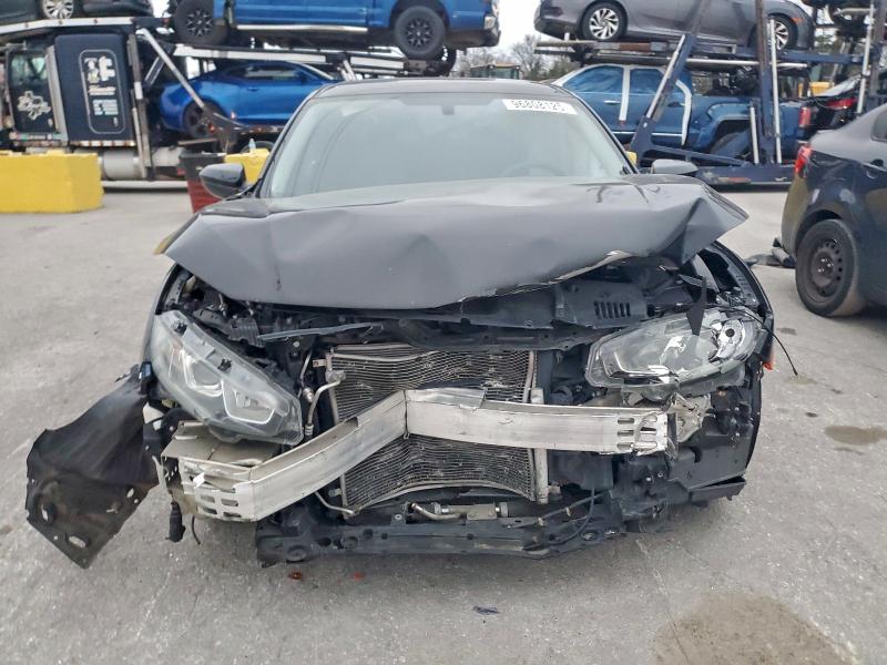 Photo 5 from auction – 2018 HONDA CIVIC with VIN 19XFC2F58JE020151