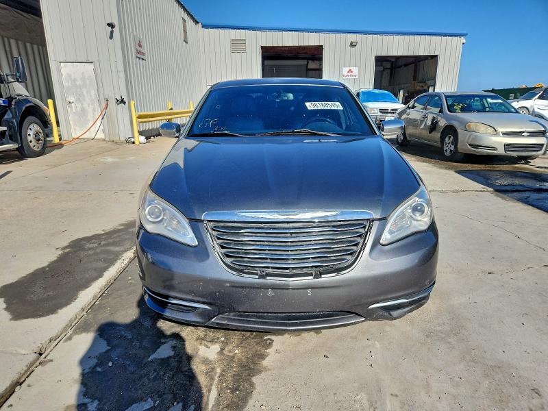 Photo 5 from auction – 2013 CHRYSLER 200 LIMITE with VIN 1C3CCBCG9DN751944