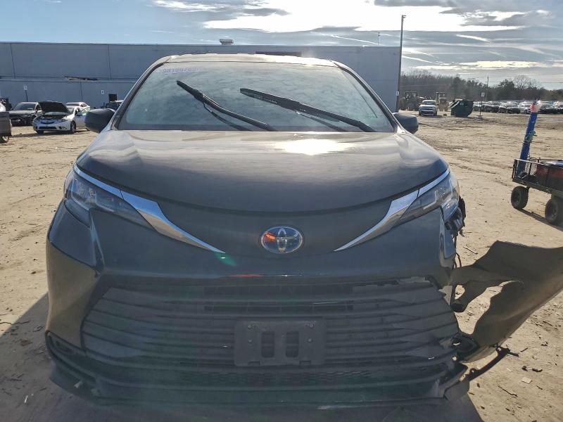 Photo 5 from auction – 2023 TOYOTA SIENNA LE with VIN 5TDKRKEC8PS162916