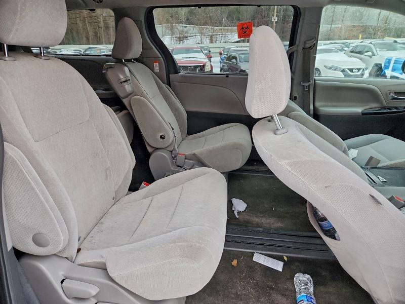 Photo 10 from auction – 2017 TOYOTA SIENNA LE with VIN 5TDKZ3DCXHS900207