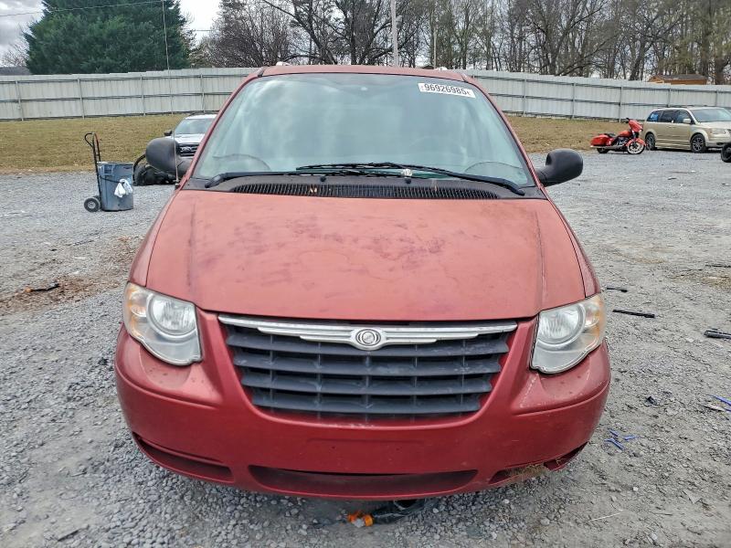 Photo 5 from auction – 2007 CHRYSLER TOWN & COU with VIN 2A4GP54L27R134529