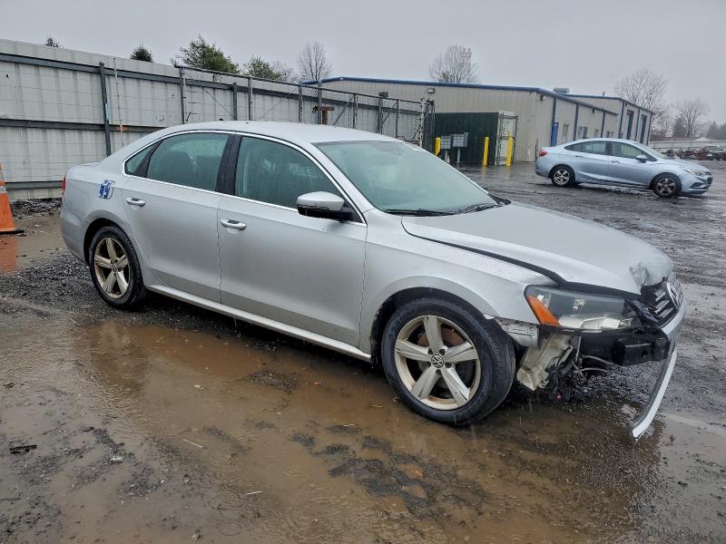 Photo 4 from auction – 2014 VOLKSWAGEN PASSAT SE with VIN 1VWBP7A30EC006387