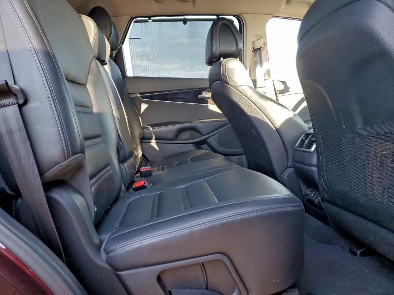 Photo 11 from auction – 2016 KIA SORENTO with VIN 5XYPH4A53GG125555