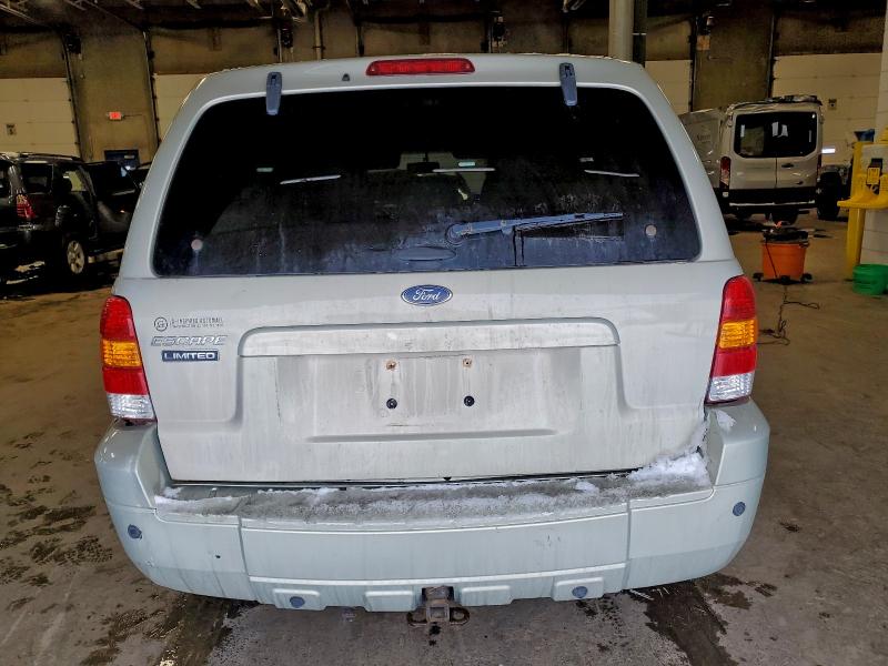 Photo 6 from auction – 2005 FORD ESCAPE LIM with VIN 1FMCU94155KA43491