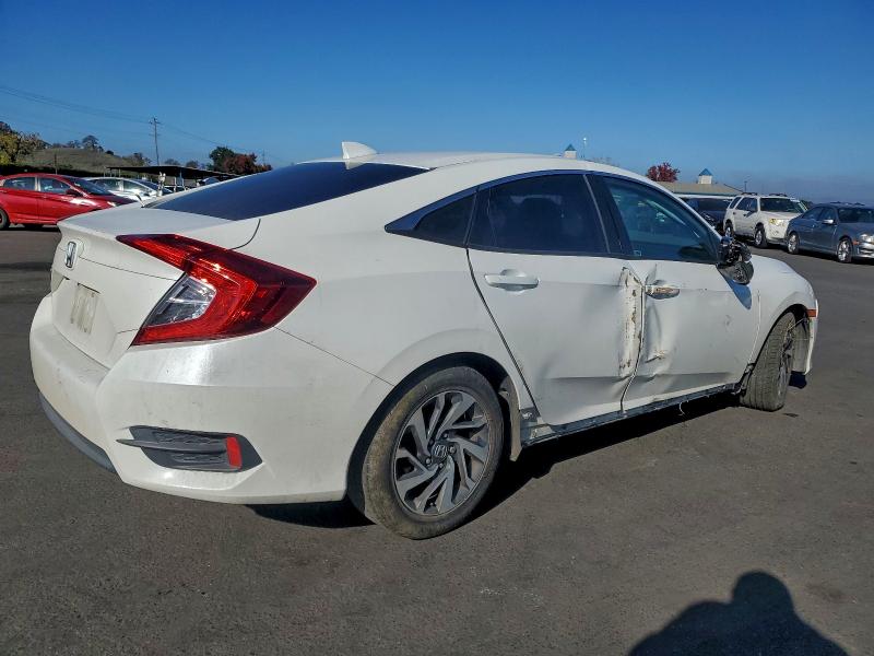 Photo 3 from auction – 2017 HONDA CIVIC EX with VIN 19XFC2F79HE220158