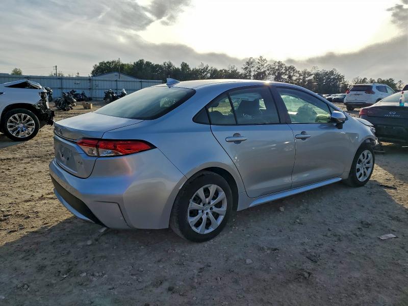 Photo 3 from auction – 2022 TOYOTA COROLLA with VIN JTDEPMAE8N3004838