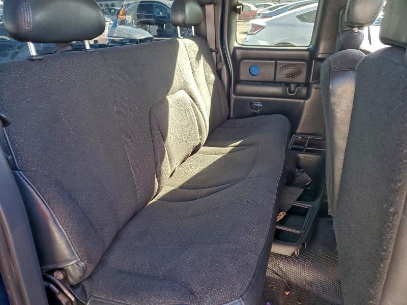 Photo 10 from auction – 2001 CHEVROLET SILVERADO with VIN 2GCEC19W711212233