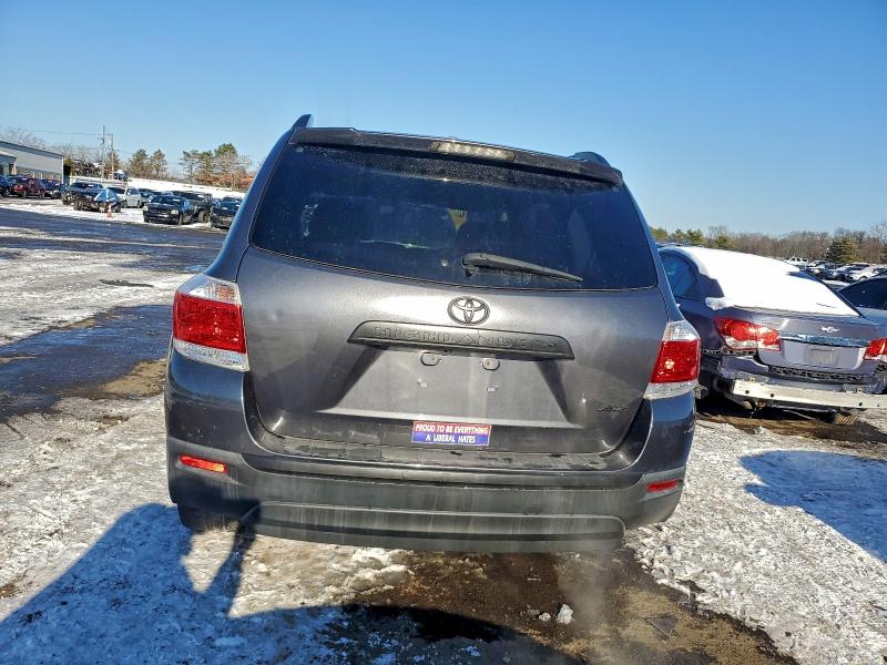 Photo 6 from auction – 2011 TOYOTA HIGHLANDER with VIN 5TDBK3EH3BS072328