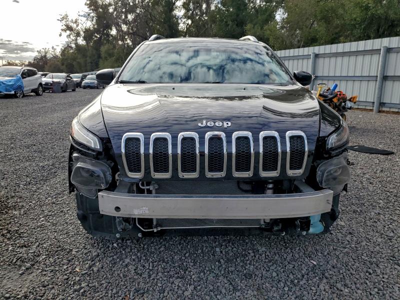 Photo 5 from auction – 2016 JEEP CHEROKEE L with VIN 1C4PJLCB0GW371399