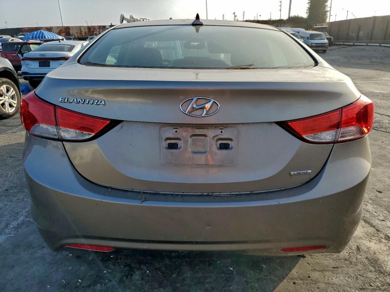 Photo 6 from auction – 2011 HYUNDAI ELANTRA GL with VIN 5NPDH4AE9BH035802